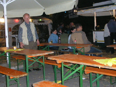 Willi Fries beim Aufräumen